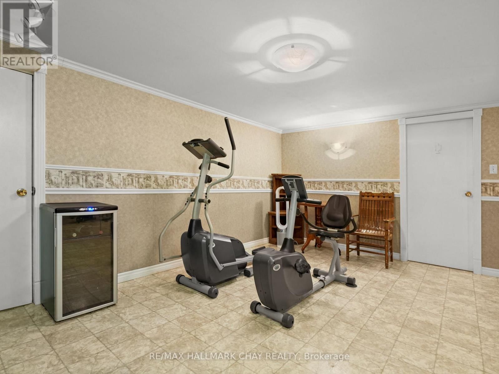 6815 4TH LINE Image 31