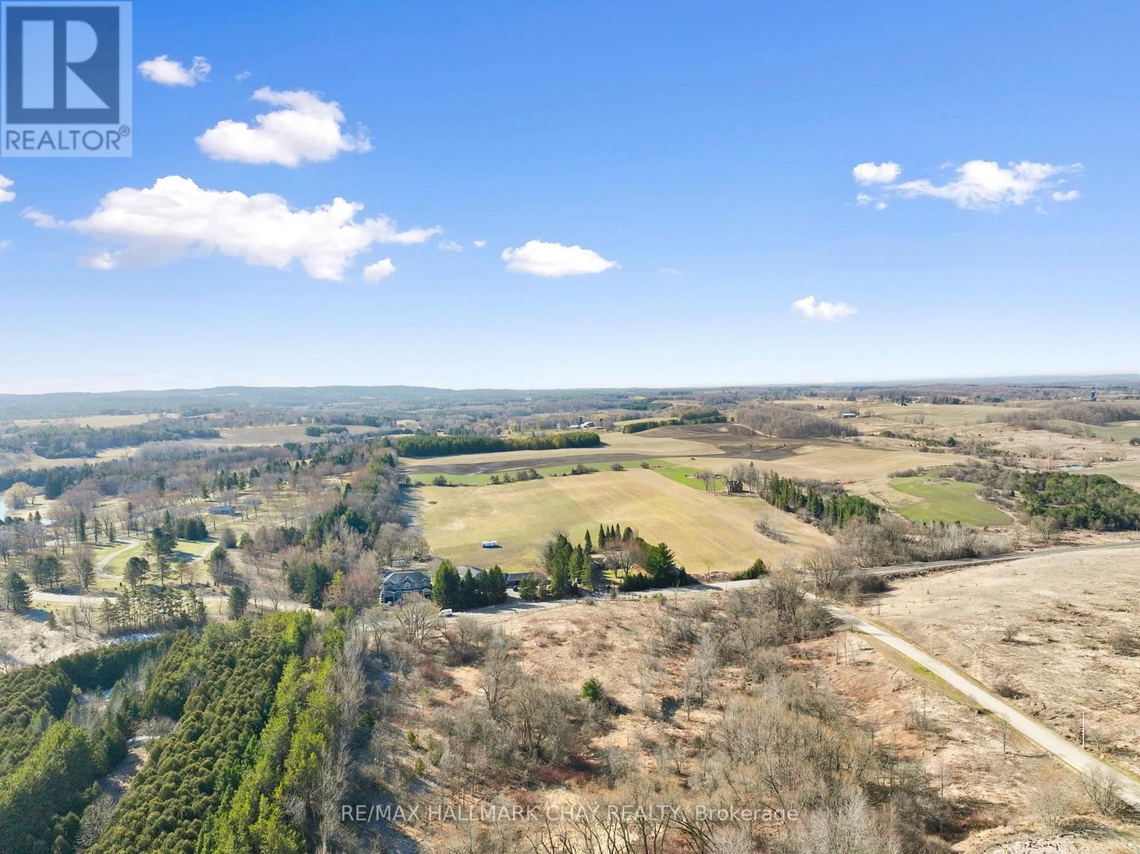 6815 4TH LINE Image 34