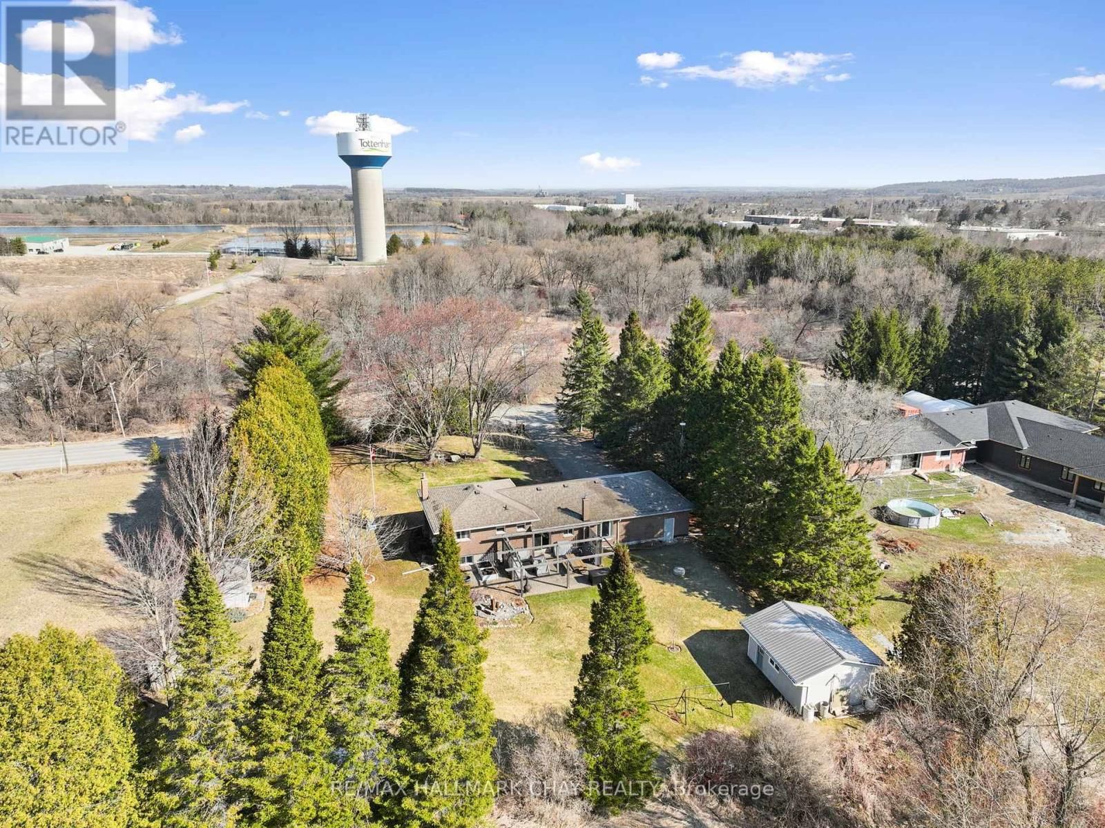 6815 4TH LINE Image 35