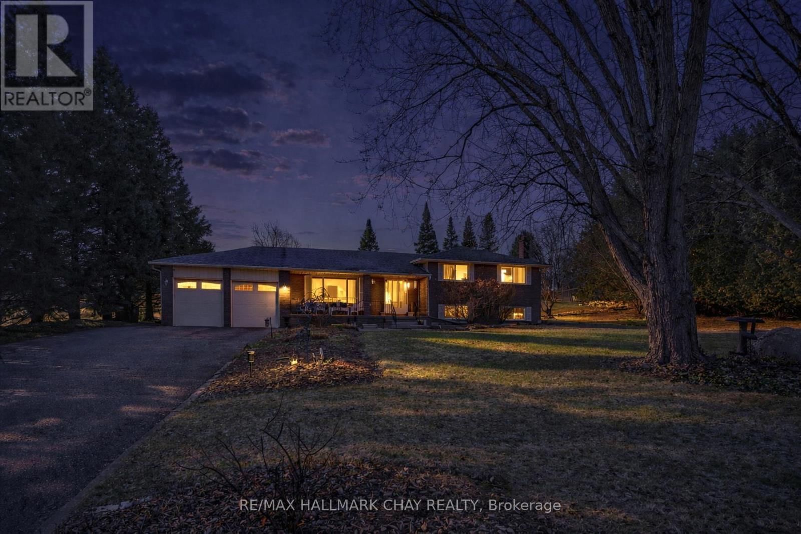 6815 4TH LINE Image 40