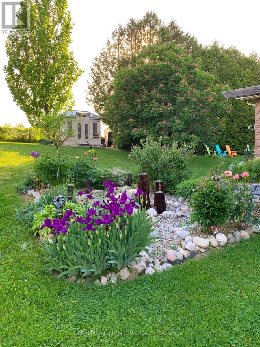 6815 4TH LINE Image 46