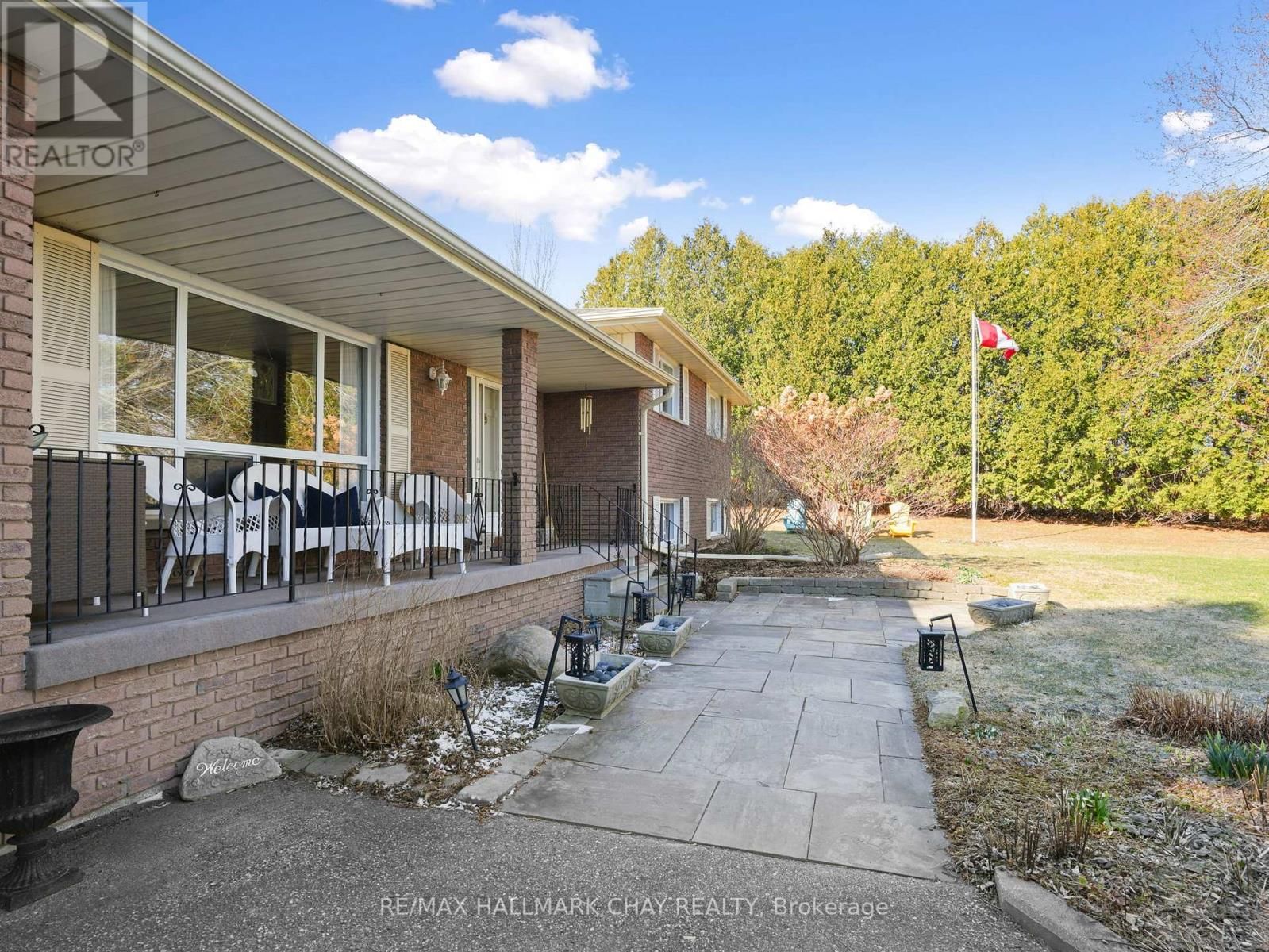 6815 4TH LINE Image 5