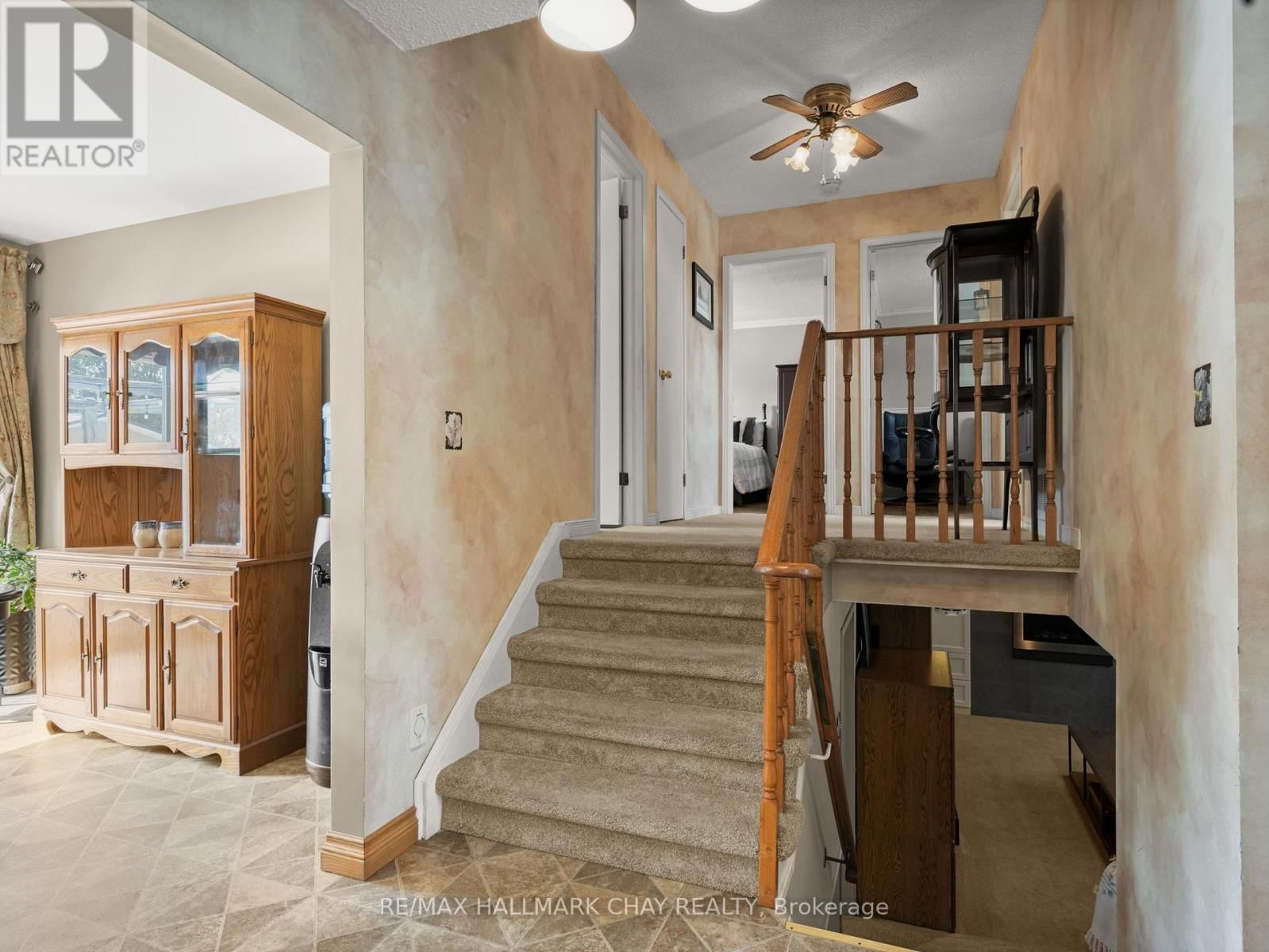 6815 4TH LINE Image 8