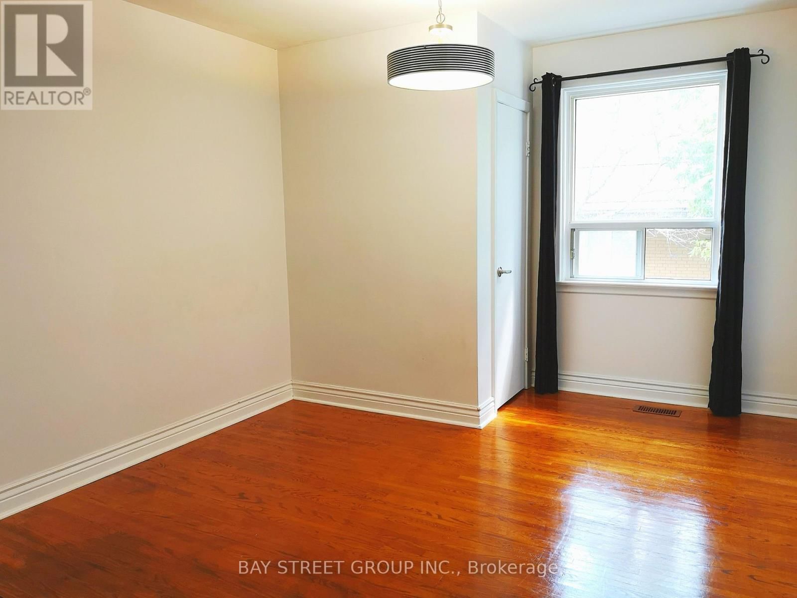 382 BLUE GRASS BOULEVARD Image 6