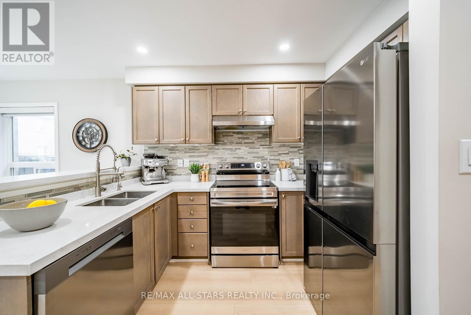 55 WIN TIMBERS CRESCENT Image 10