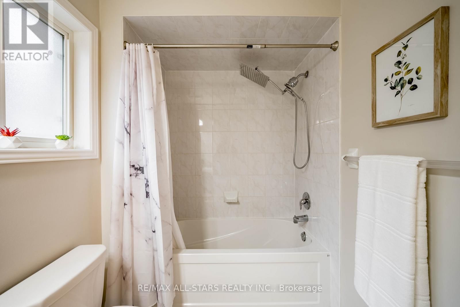 55 WIN TIMBERS CRESCENT Image 23