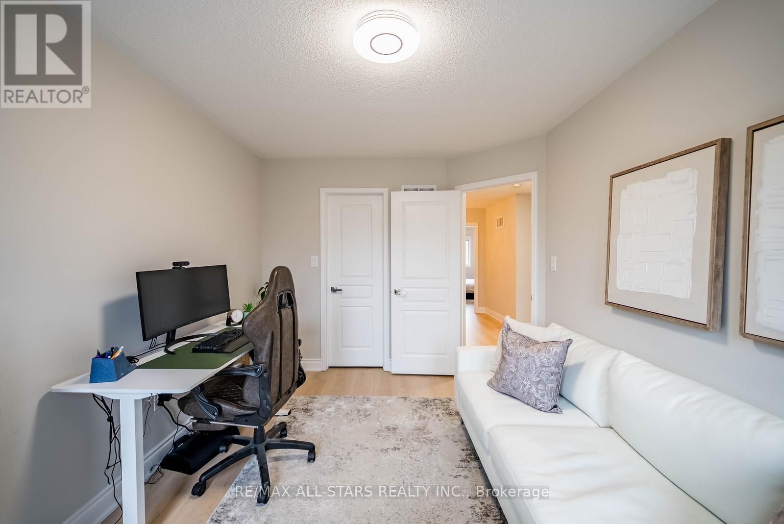 55 WIN TIMBERS CRESCENT Image 29