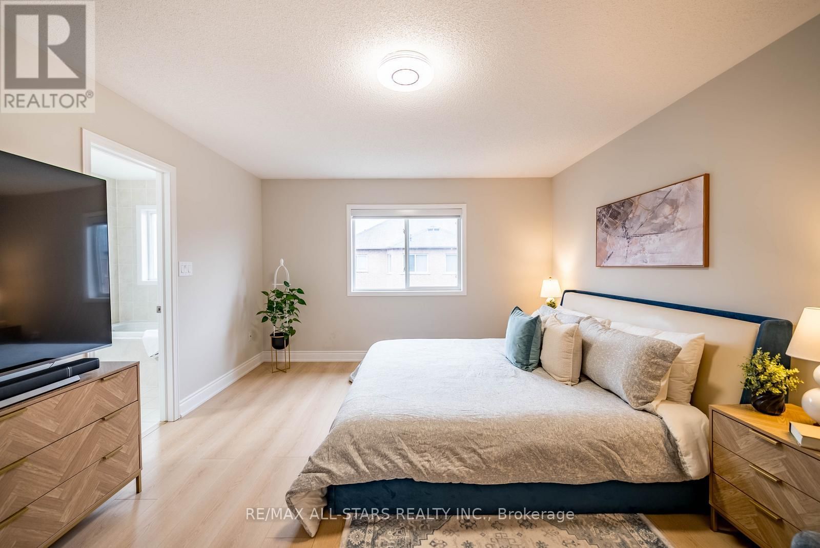 55 WIN TIMBERS CRESCENT Image 31