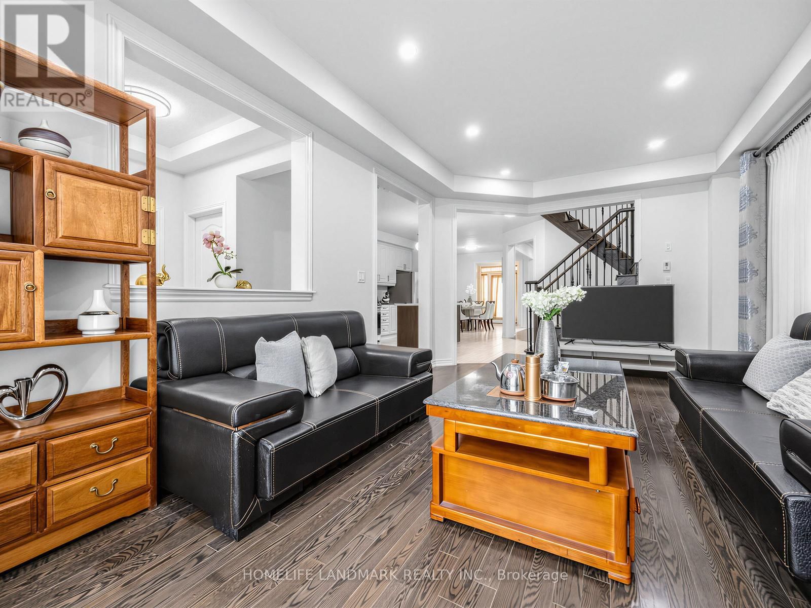 25 GORDON LANDON DRIVE Image 3