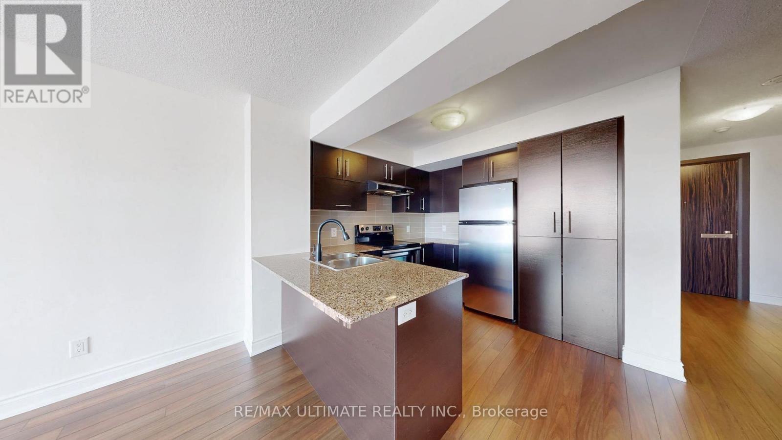 718 - 273 SOUTH PARK ROAD Image 13