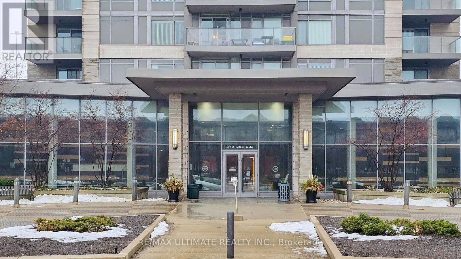 718 - 273 SOUTH PARK ROAD Image 3