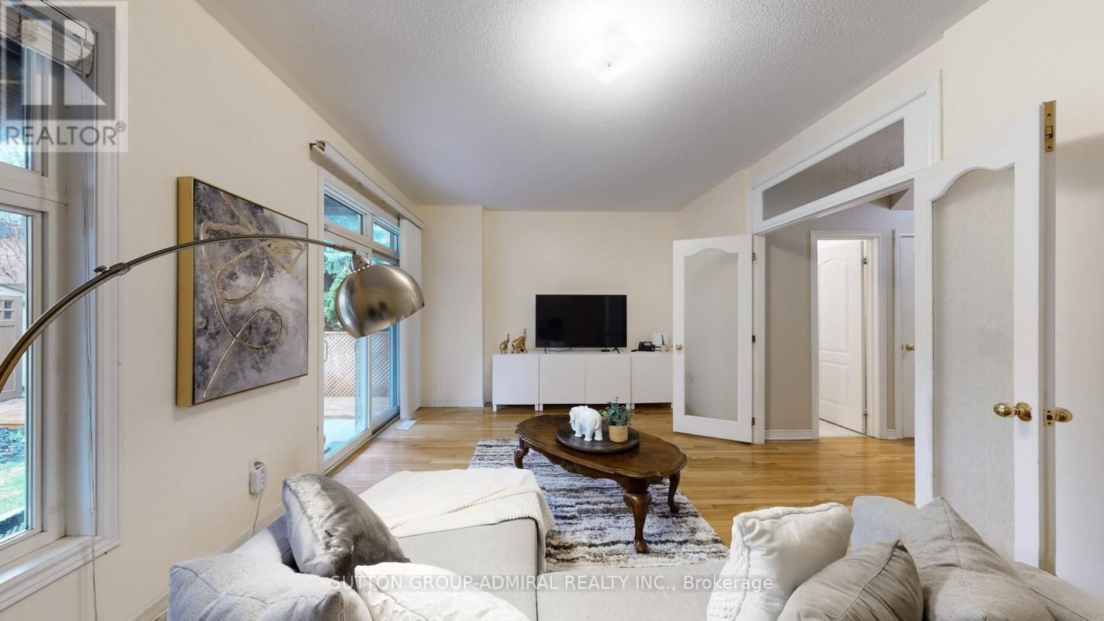 36 HELEN STREET Image 17