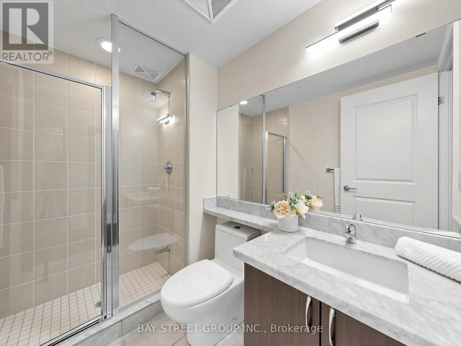 308 - 21 UPPER DUKE CRESCENT Image 21