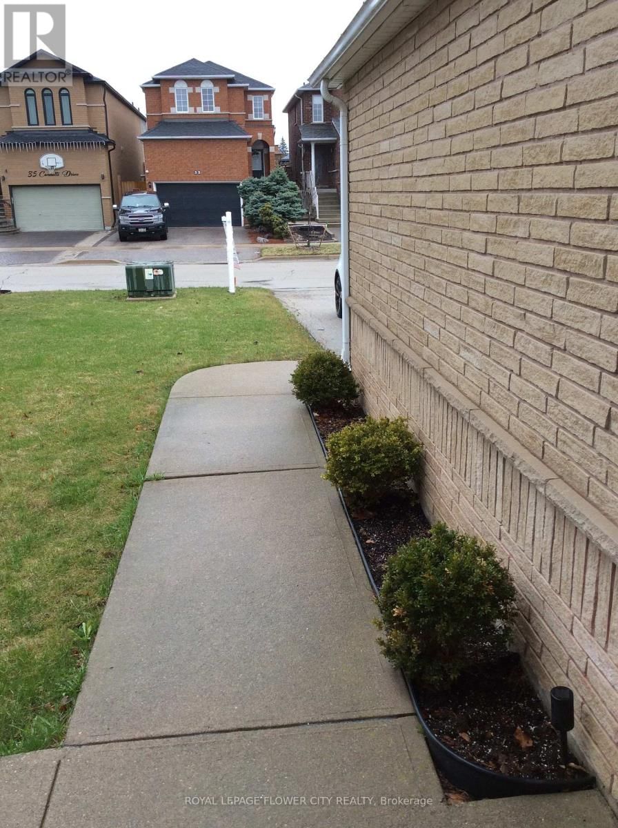 30 CONDOTTI DRIVE Image 13