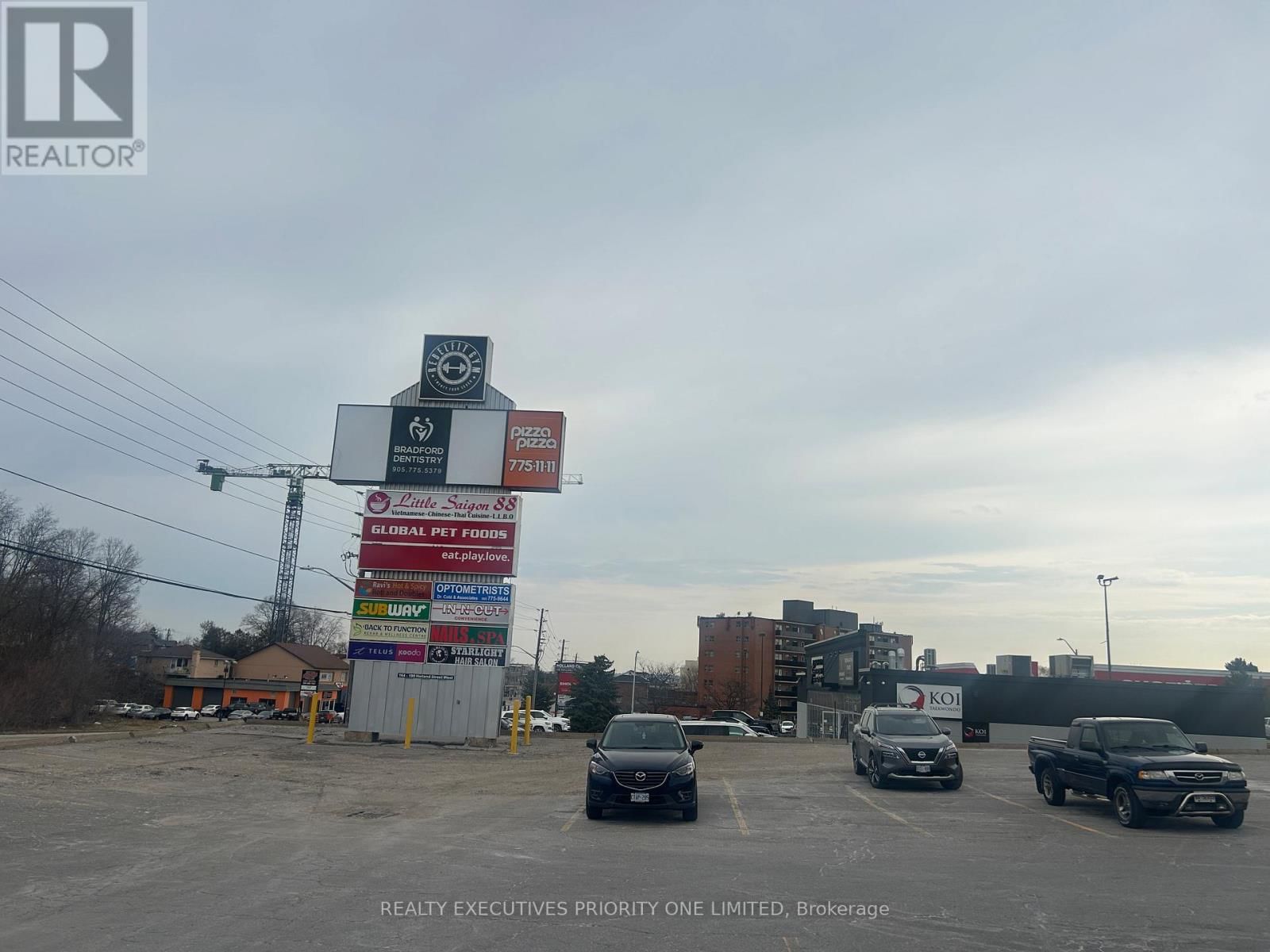 180 HOLLAND STREET WEST Image 1