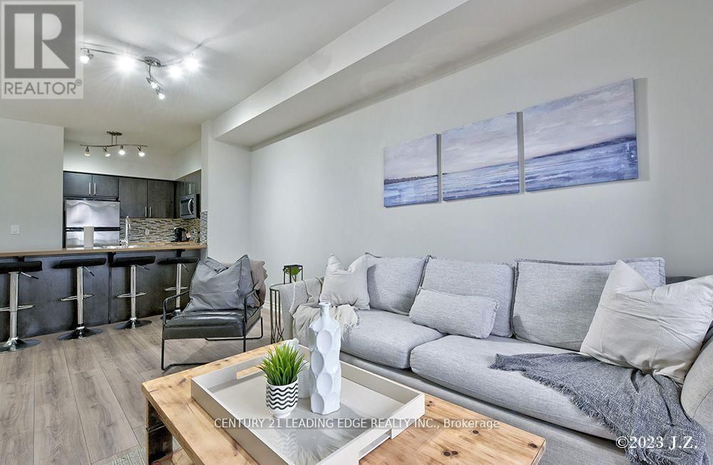 911 - 9225 JANE STREET Image 14