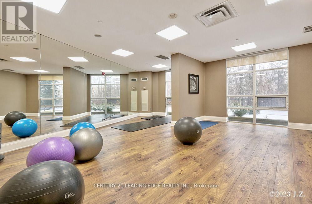 911 - 9225 JANE STREET Image 25