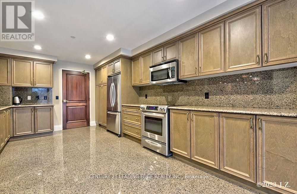 911 - 9225 JANE STREET Image 28