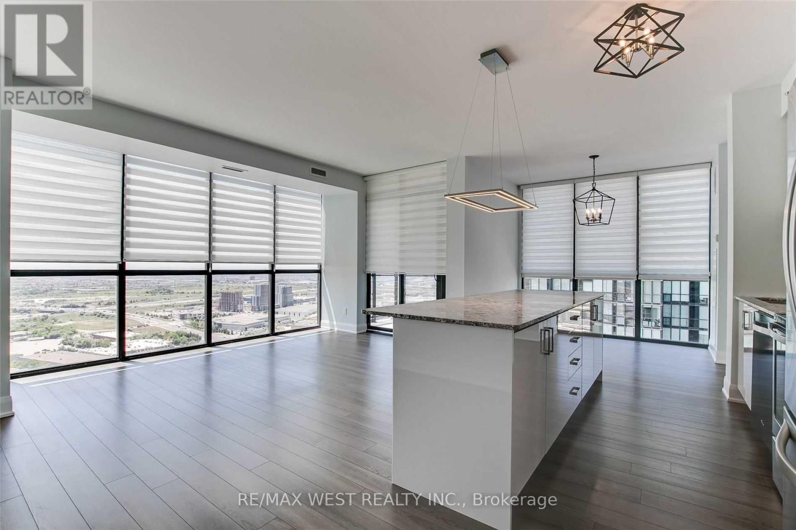 3203 - 2900 HIGHWAY 7 Image 10