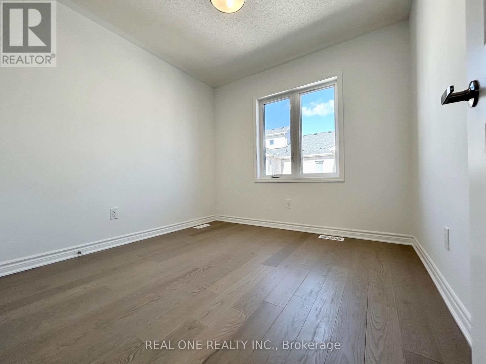 122 AVANI AVENUE Image 27