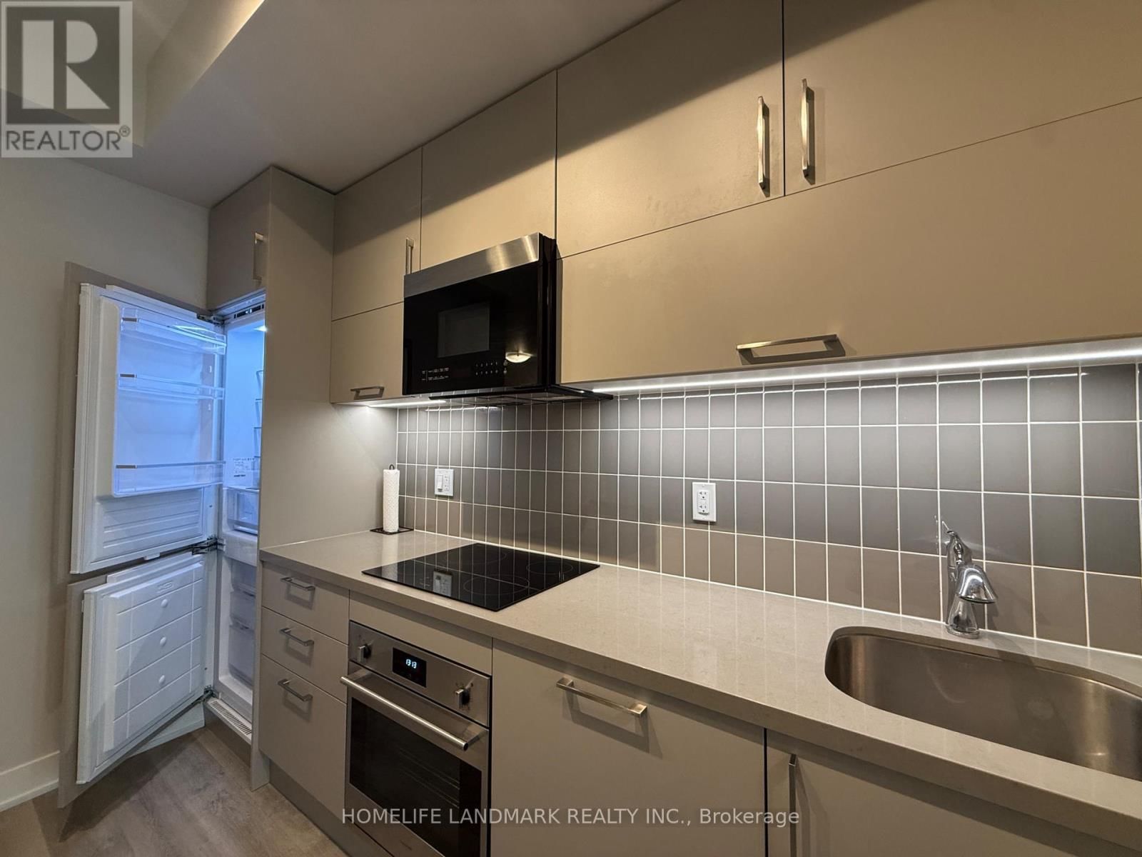 1613 - 56 ANDRE DE GRASSE STREET Image 9