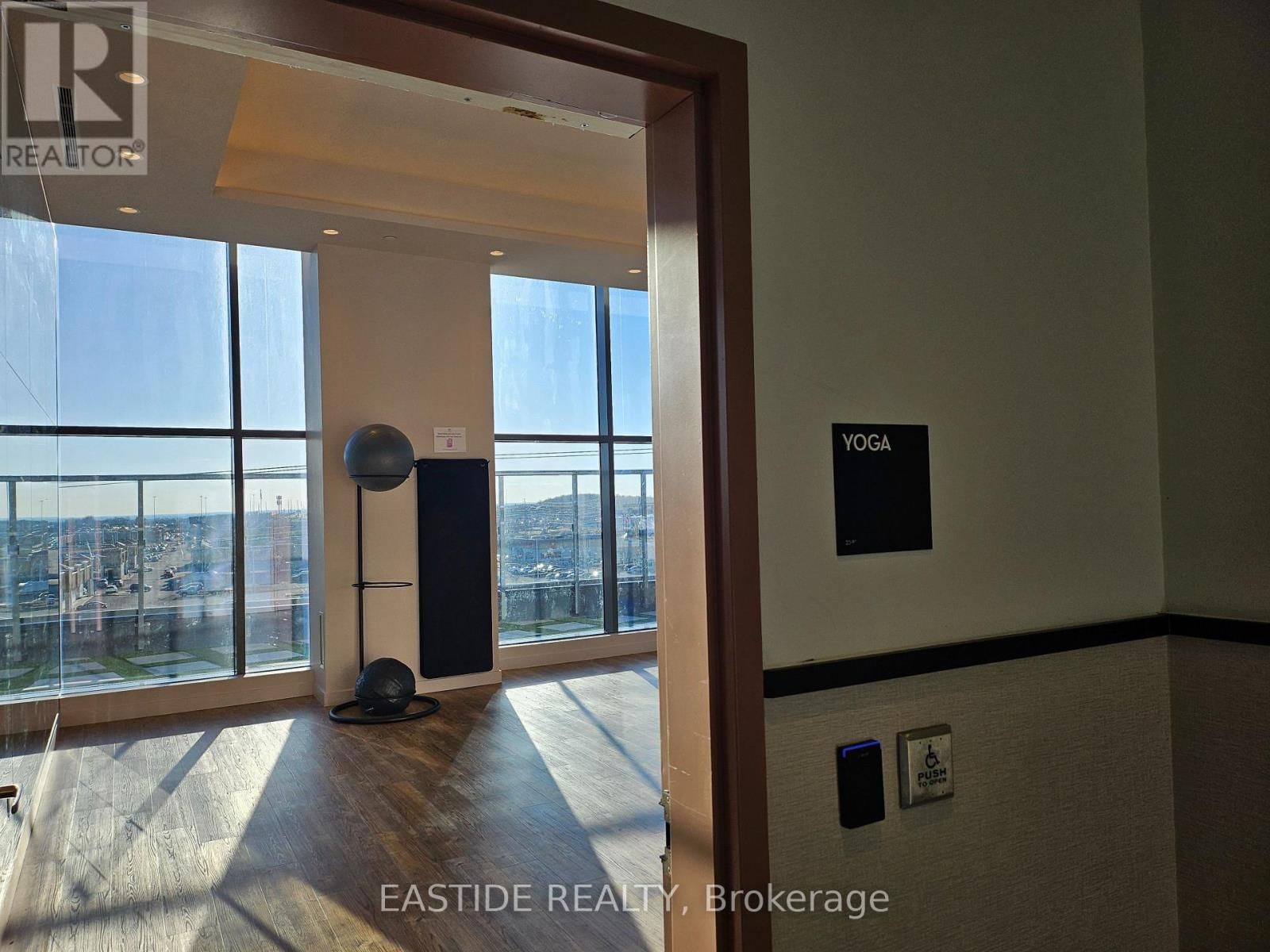 2529 - 498 CALDARI ROAD Image 18