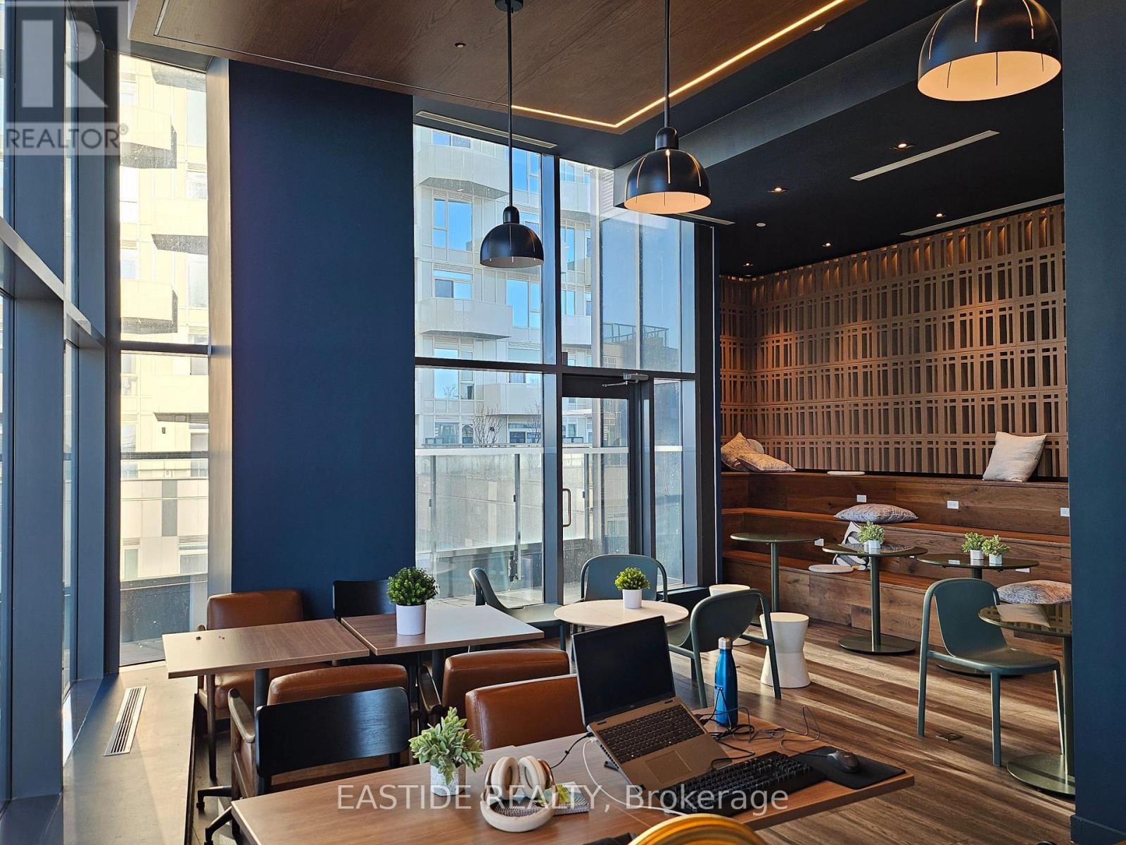 2529 - 498 CALDARI ROAD Image 23