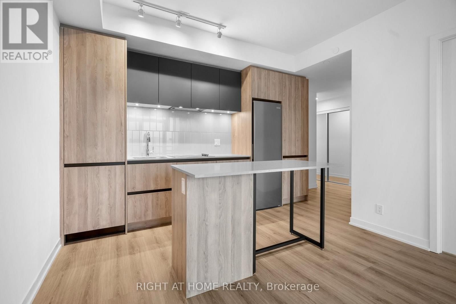 1424 - 7950 BATHURST STREET Image 7