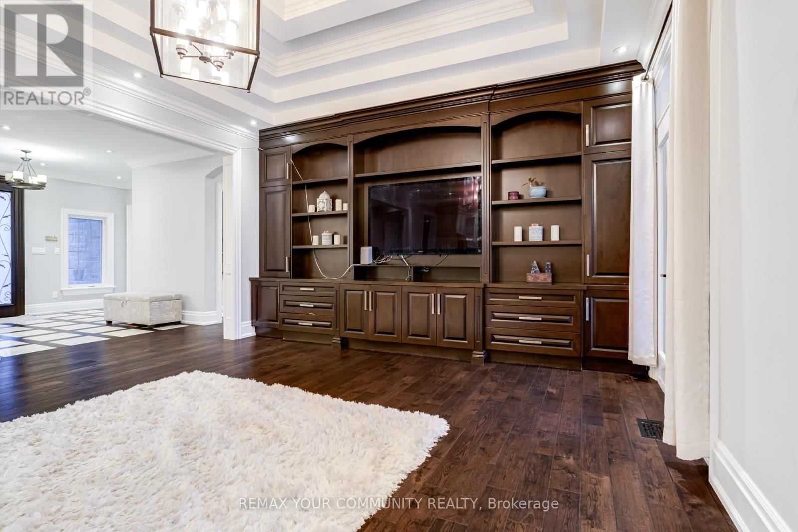 20111 BATHURST STREET EAST Image 14