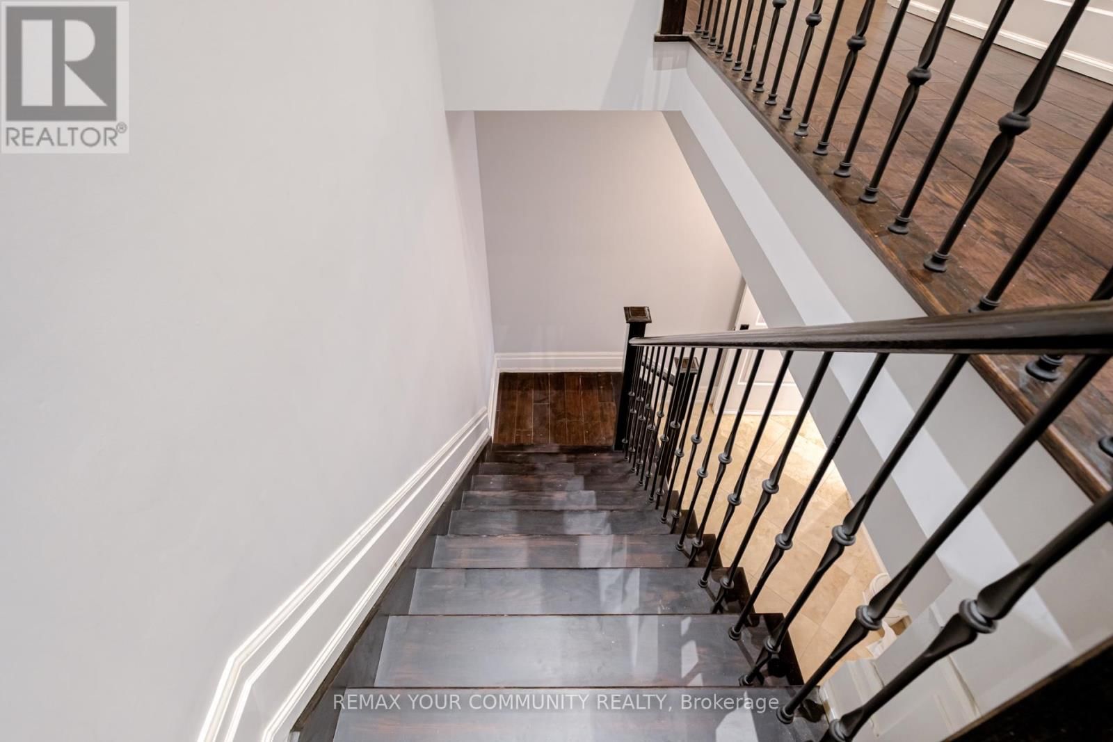 20111 BATHURST STREET EAST Image 40