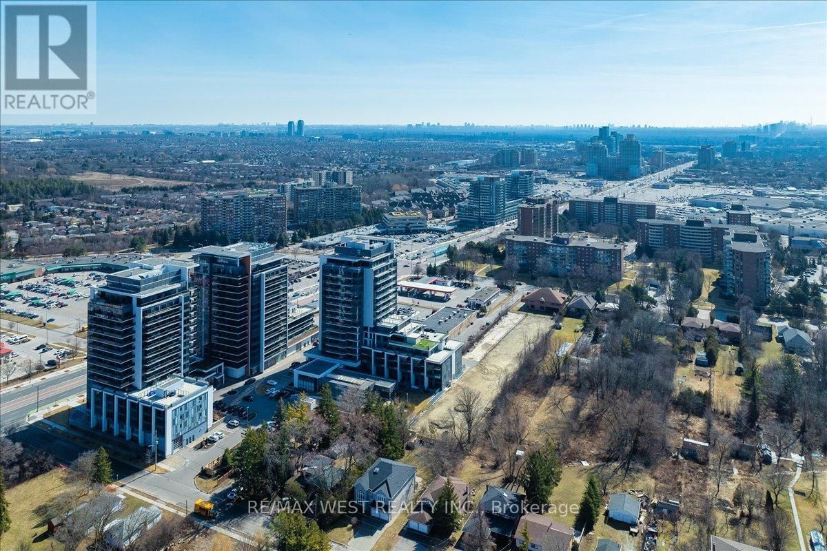 A8 - 9610 YONGE STREET Image 30