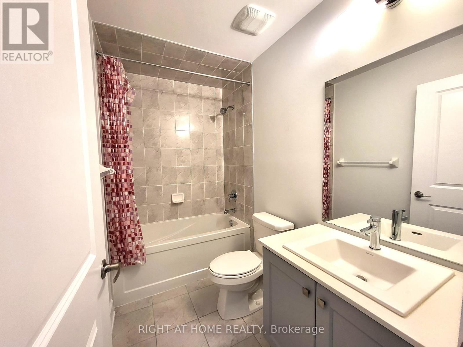 232 - 9580 ISLINGTON AVENUE Image 18