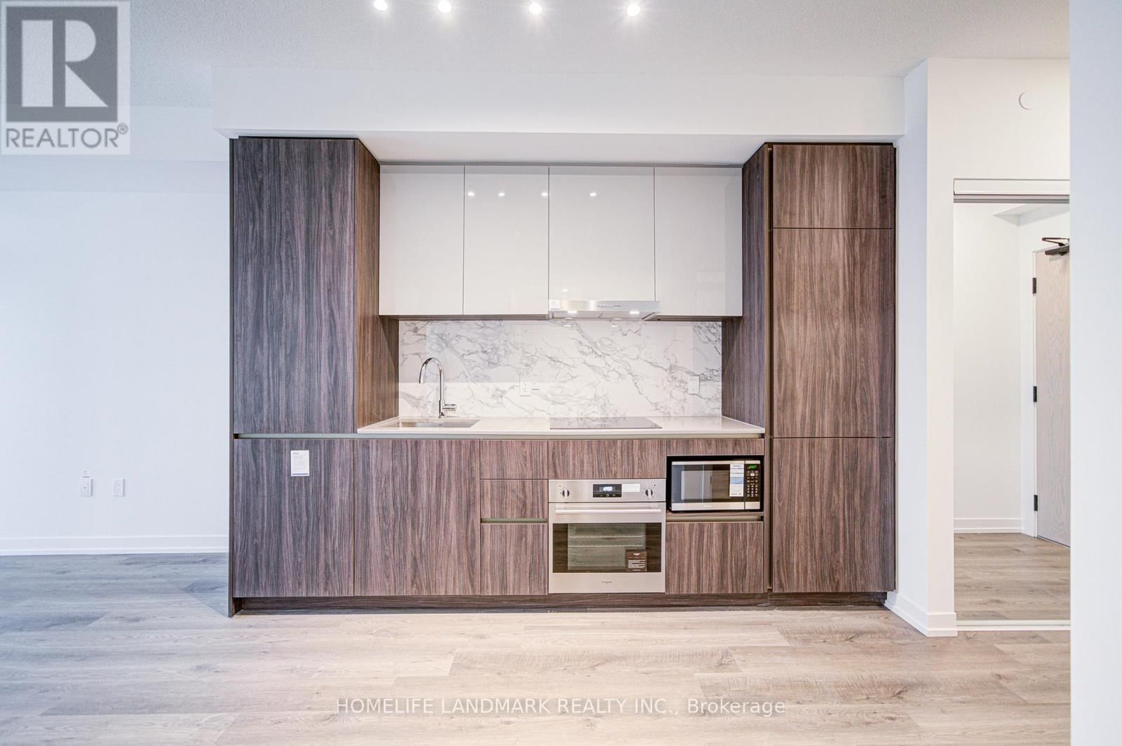 1510 - 8 INTERCHANGE WAY Image 4