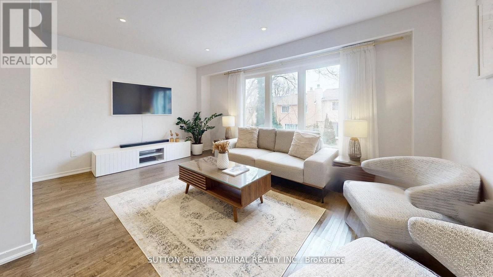 20 WEST BOROUGH STREET Image 12