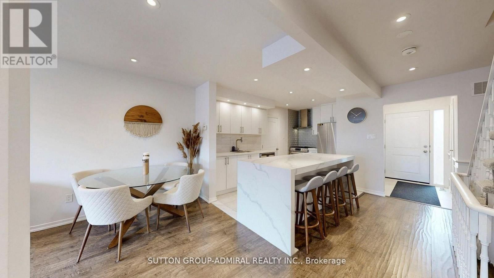 20 WEST BOROUGH STREET Image 4