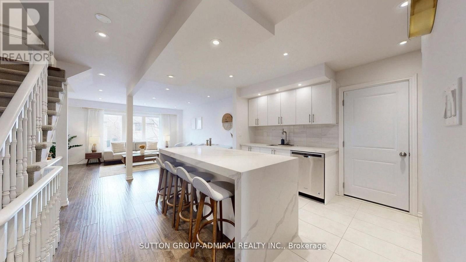 20 WEST BOROUGH STREET Image 5