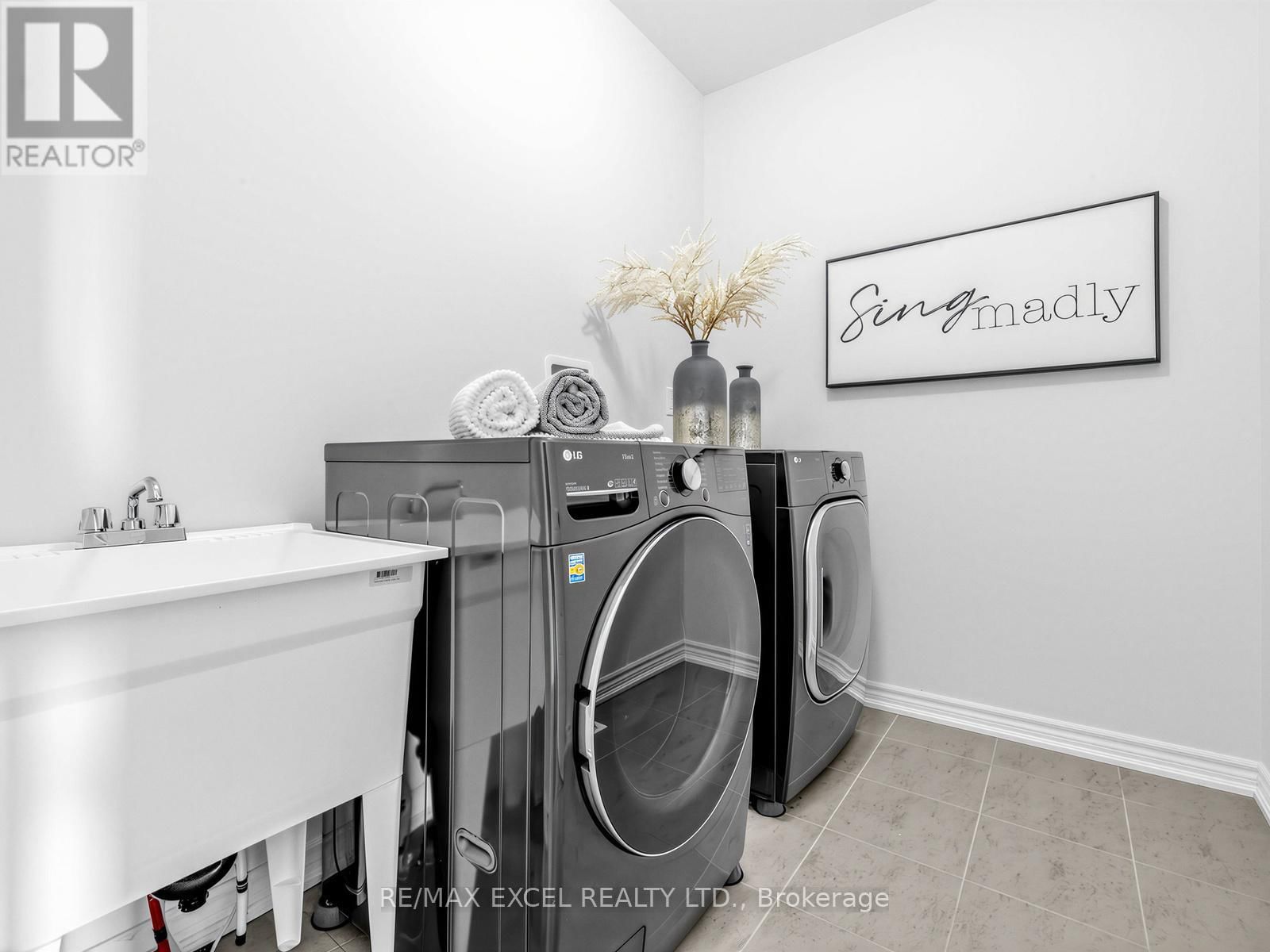 38 NAVITAS CRESCENT Image 23