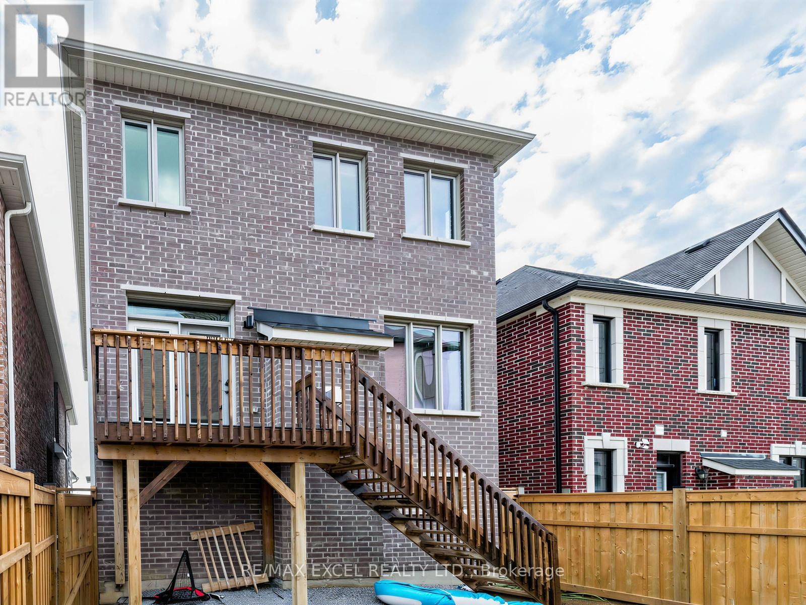 38 NAVITAS CRESCENT Image 31