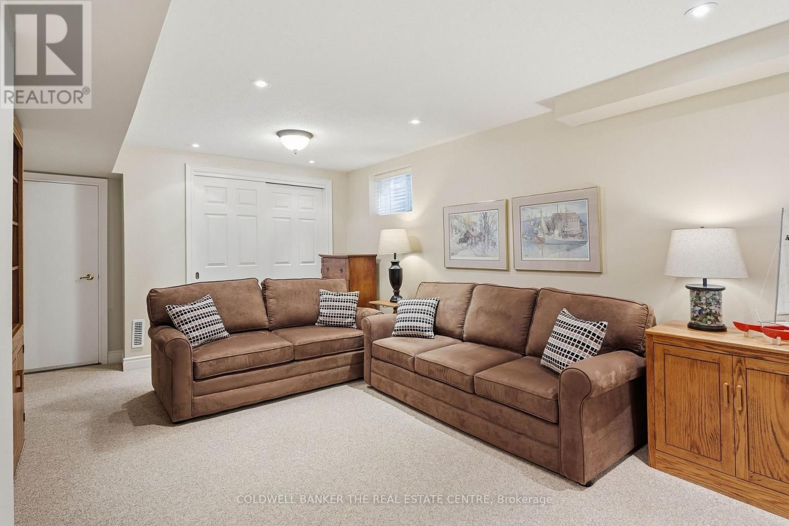 401 TERRY CARTER CRESCENT Image 21