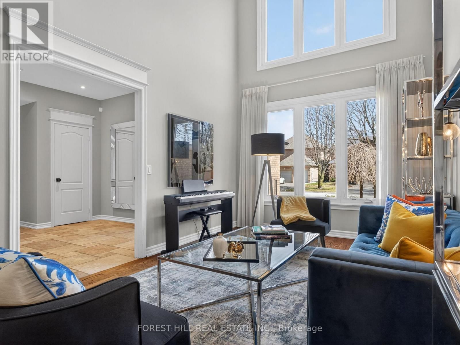 32 MULHOLLAND DRIVE Image 8