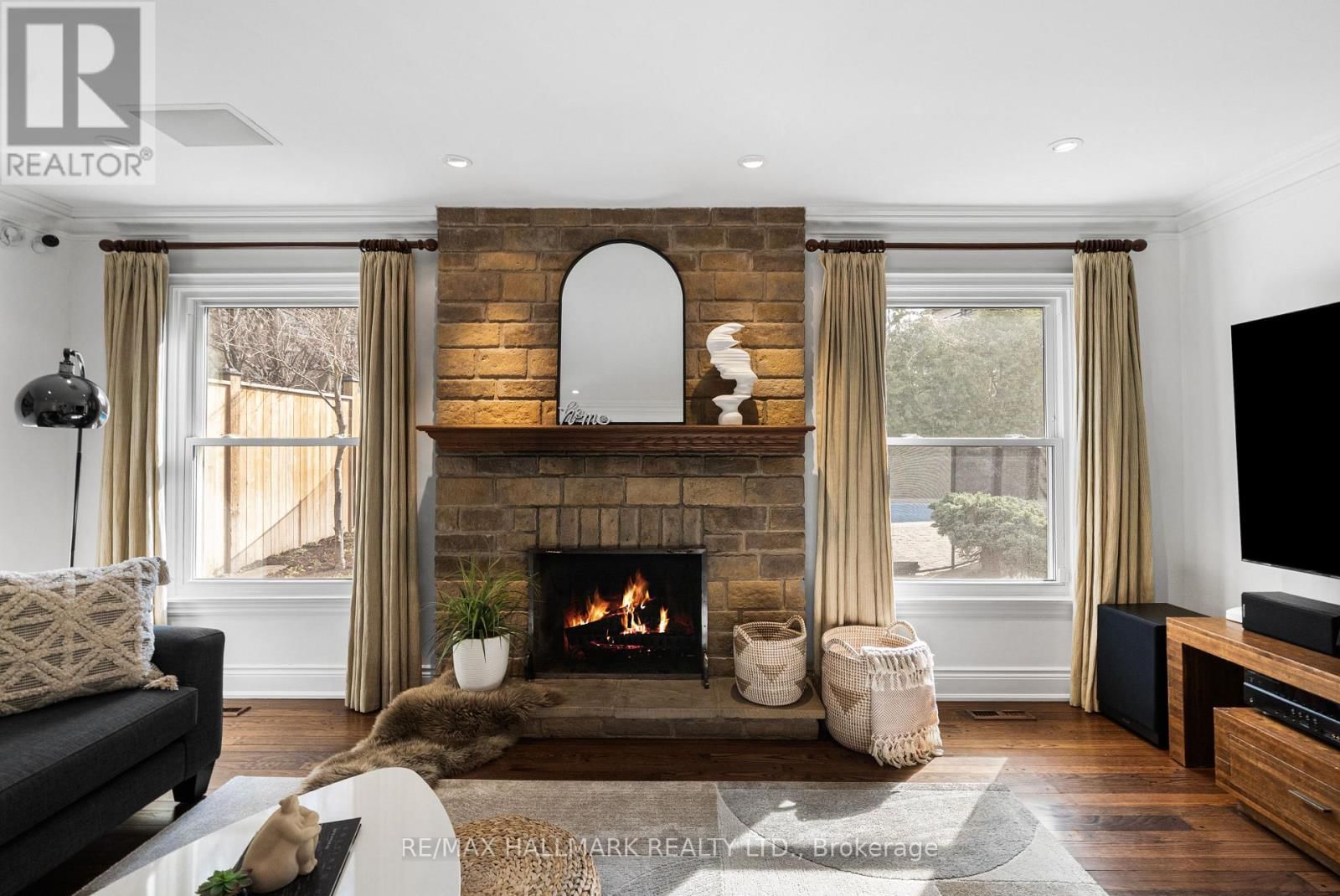 55 RIVERSIDE BOULEVARD Image 13