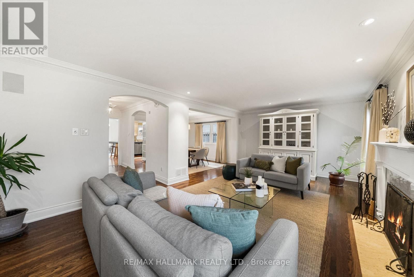 55 RIVERSIDE BOULEVARD Image 21