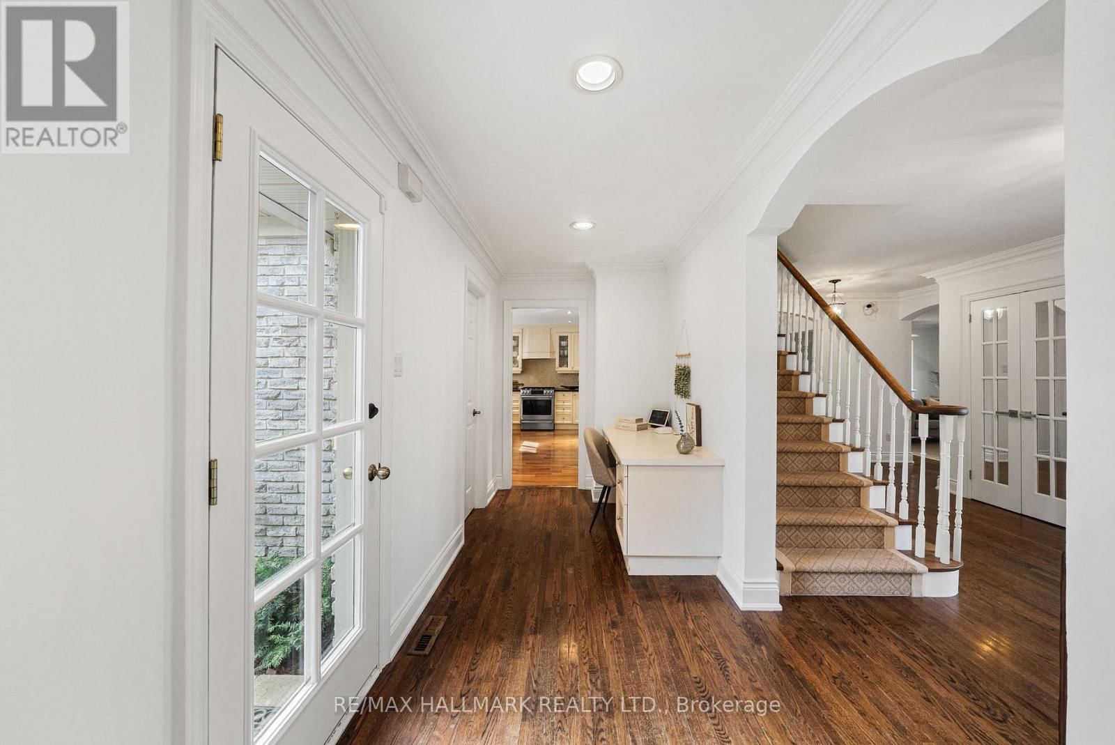 55 RIVERSIDE BOULEVARD Image 25