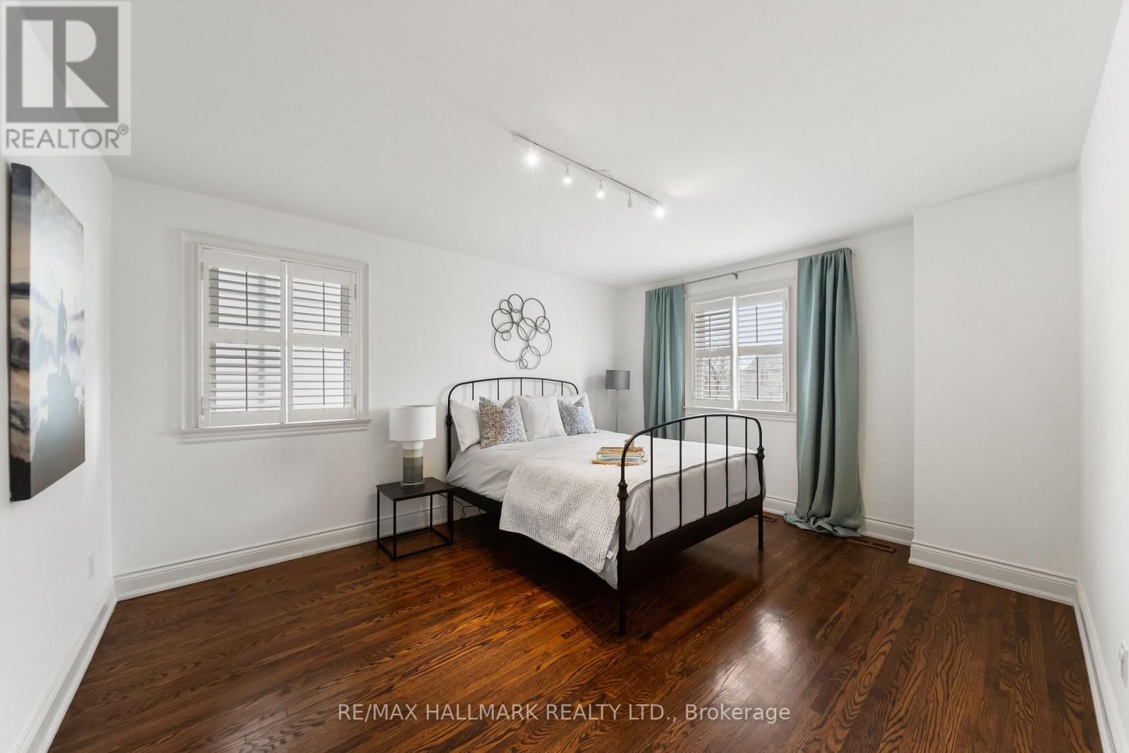 55 RIVERSIDE BOULEVARD Image 29