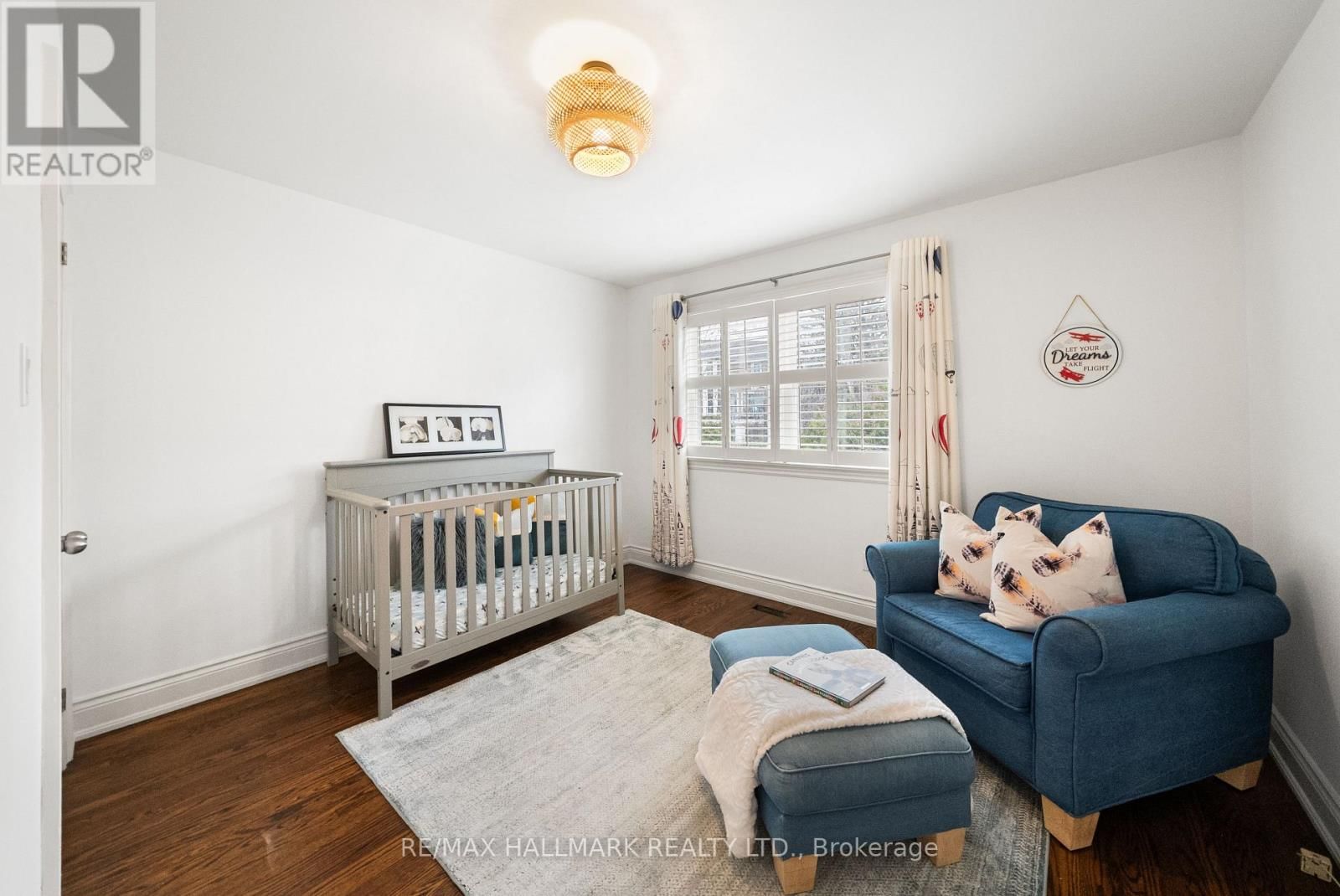 55 RIVERSIDE BOULEVARD Image 32