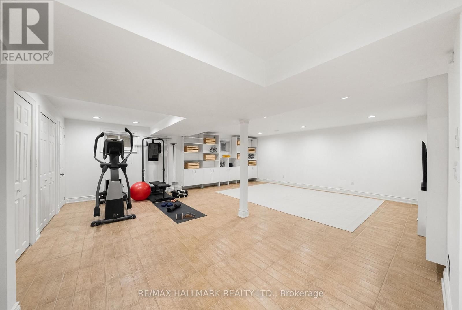 55 RIVERSIDE BOULEVARD Image 35