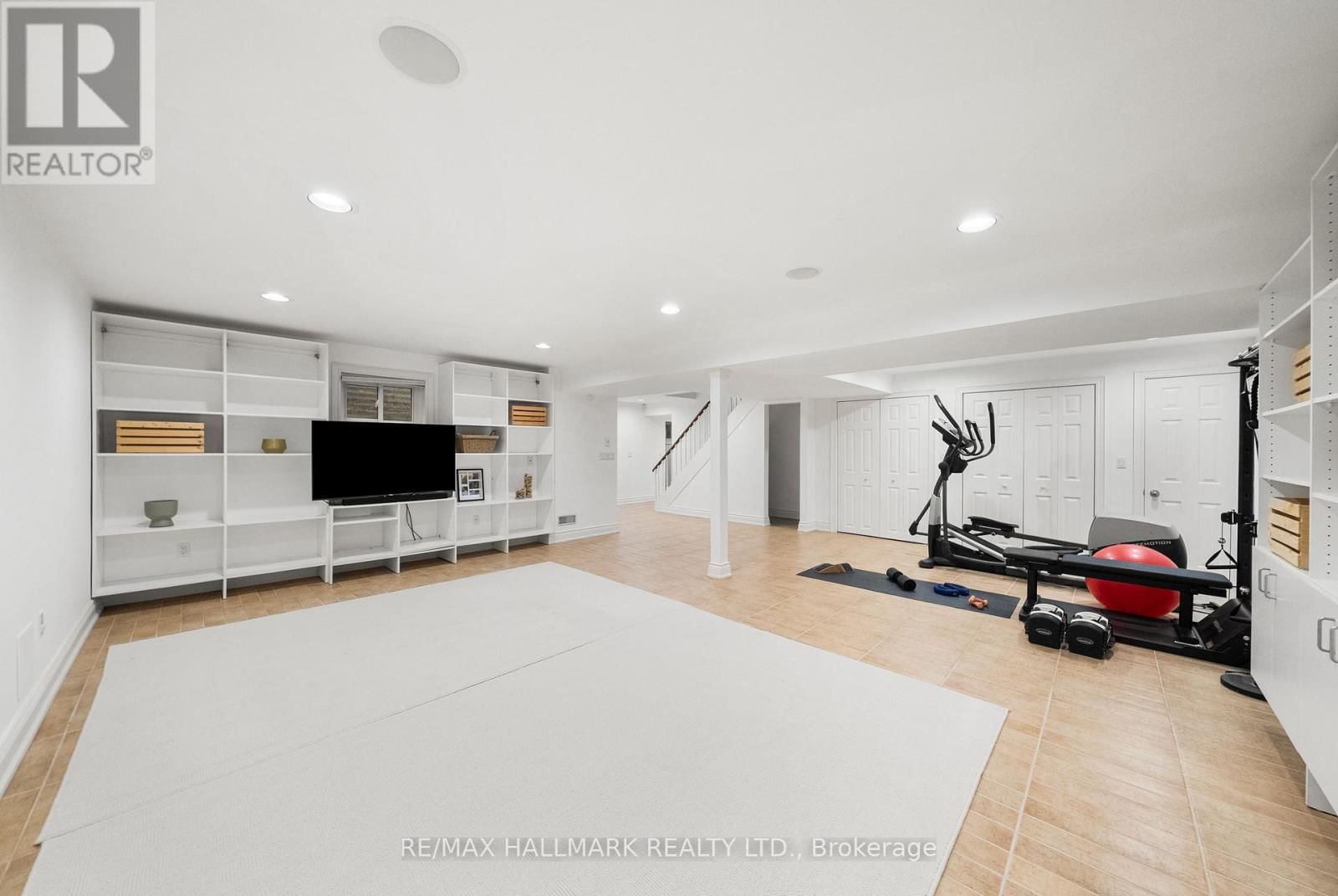 55 RIVERSIDE BOULEVARD Image 36