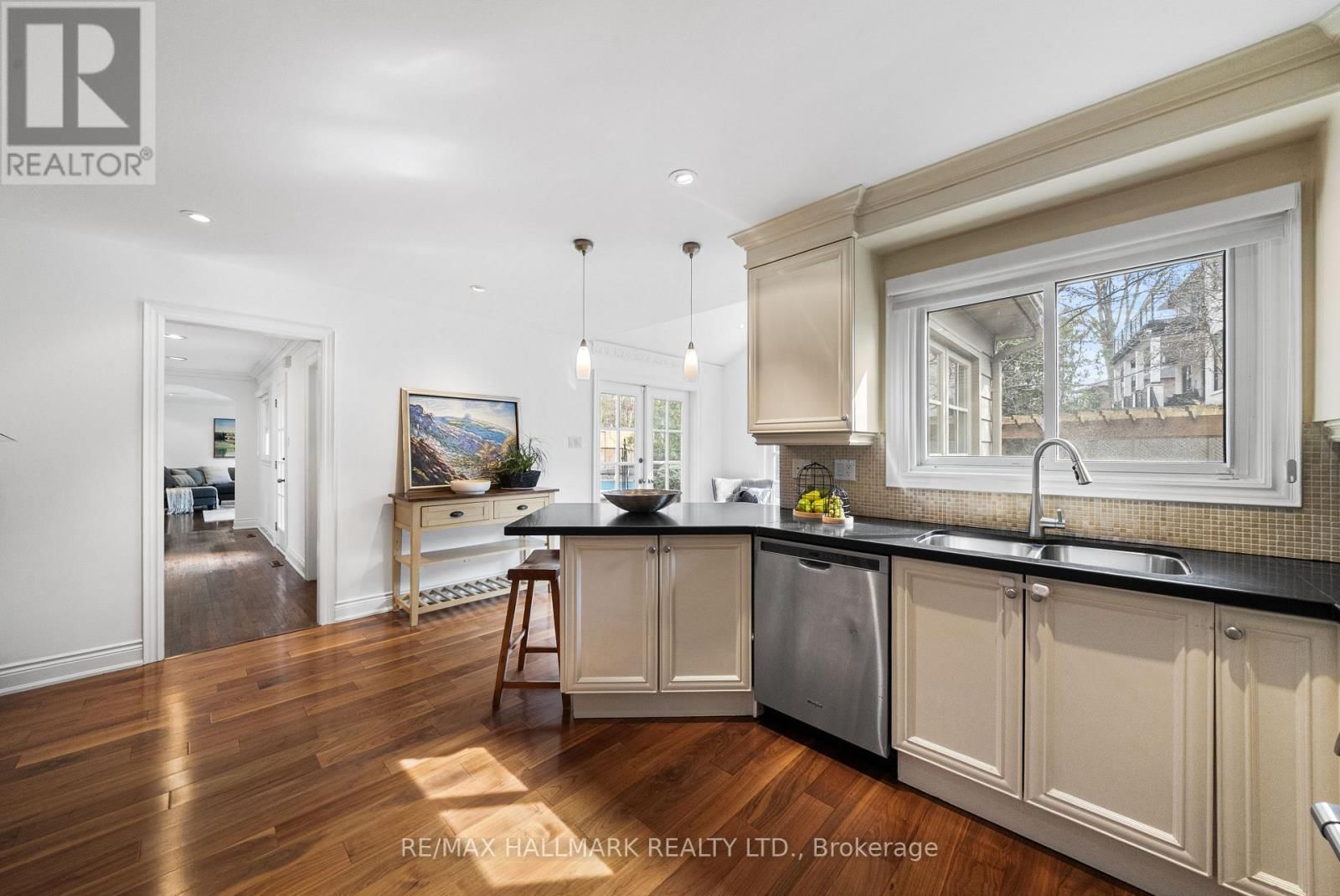 55 RIVERSIDE BOULEVARD Image 7