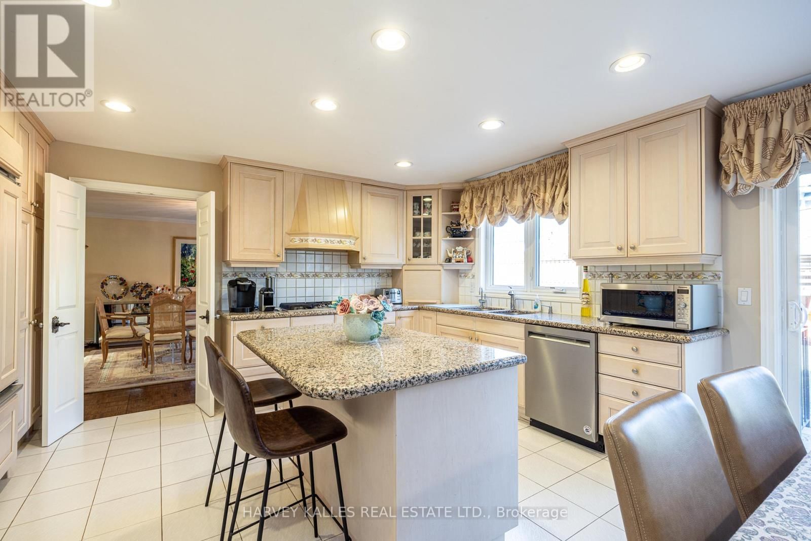 10 WHITELAW COURT Image 13