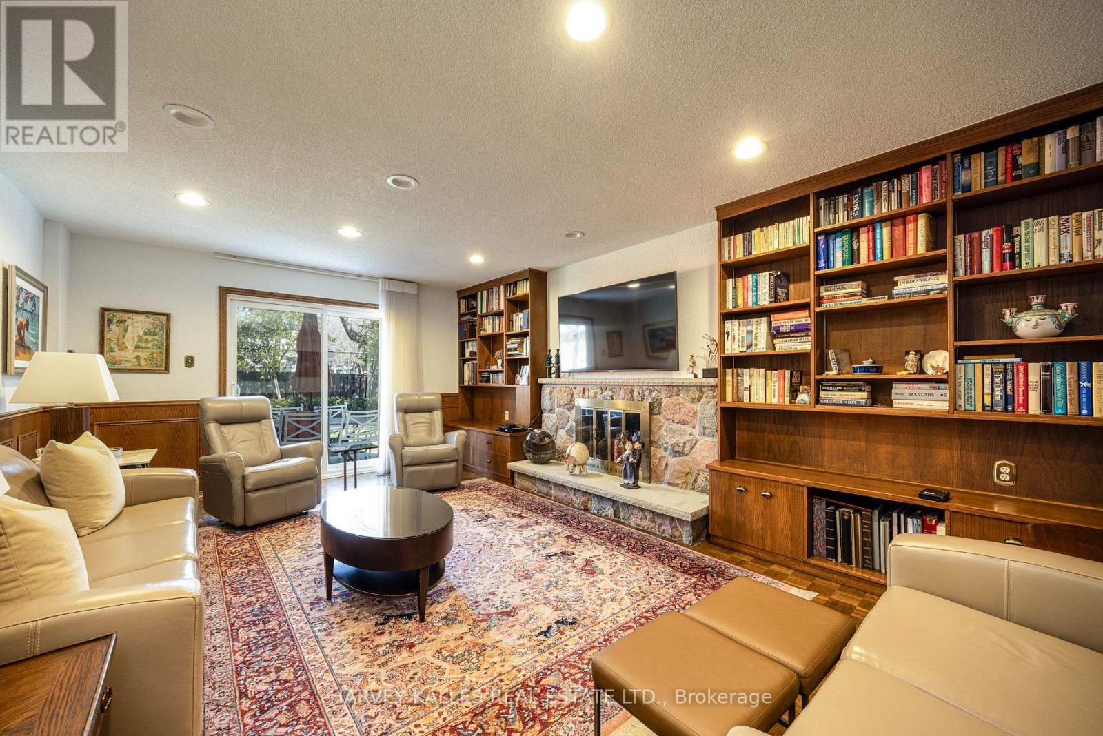 10 WHITELAW COURT Image 18